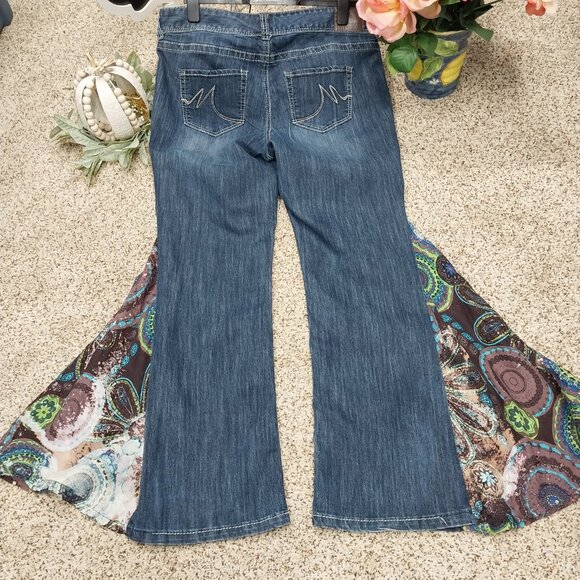 3789 Size 16 Upcycled Maurices Bleach Dyed Bell-Bottom Jeans. - Picture 7 of 7